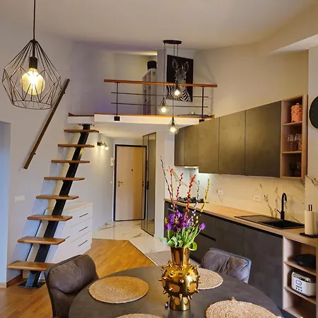Blue Garden Loft - With Garage Apartment