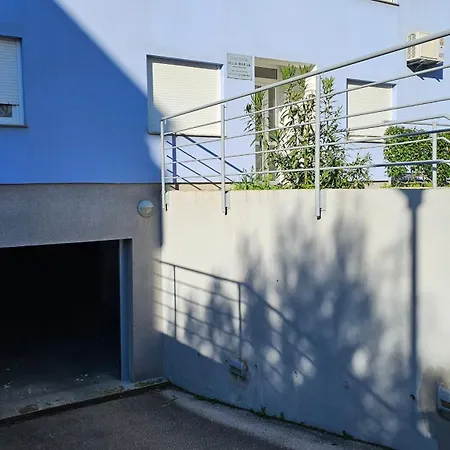 Blue Garden Loft - With Garage Apartment