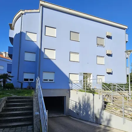 Blue Garden Loft - With Garage Apartmán